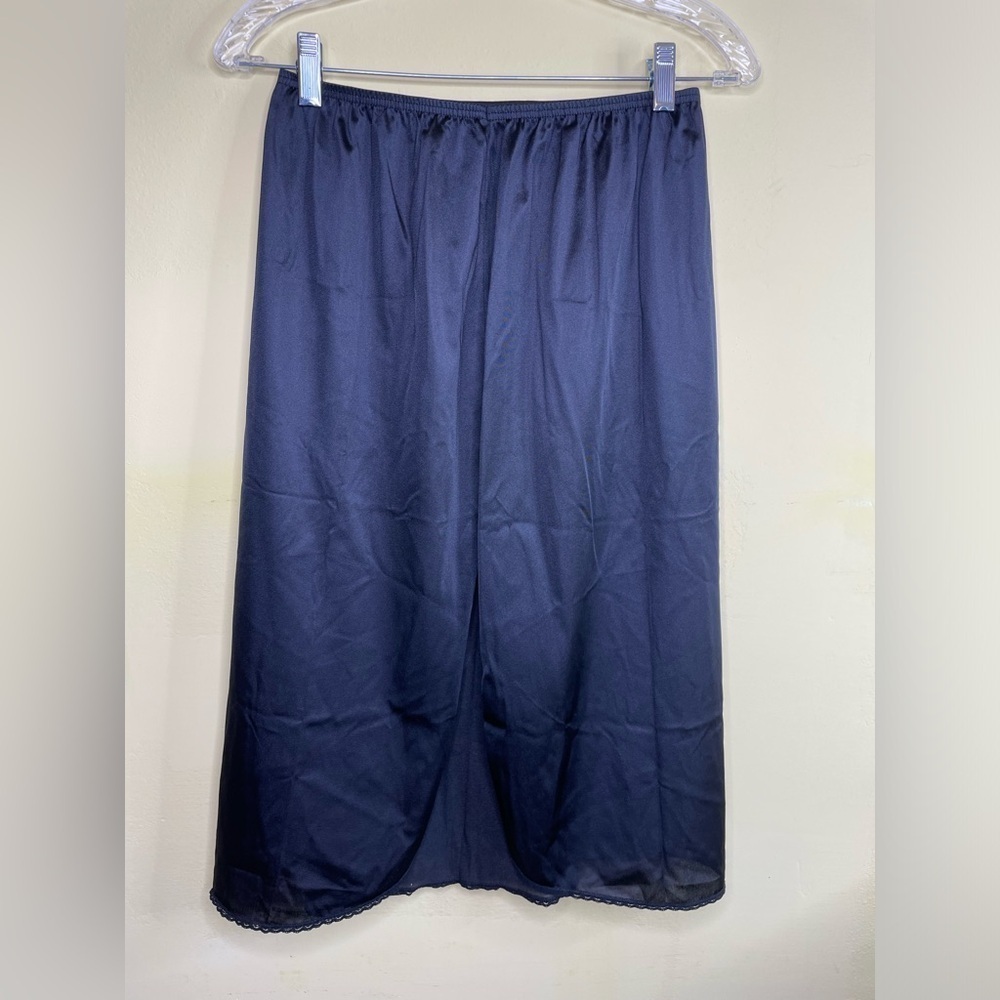 Vassarette Black Half Slip With Slit Size Medium